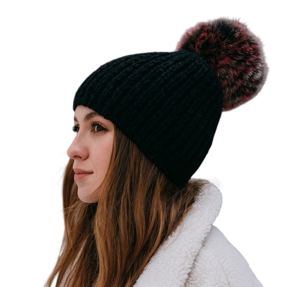 KYI KYI Canada Faux Fur PomPom Waffle Knit Beanie - Picture 1 of 7